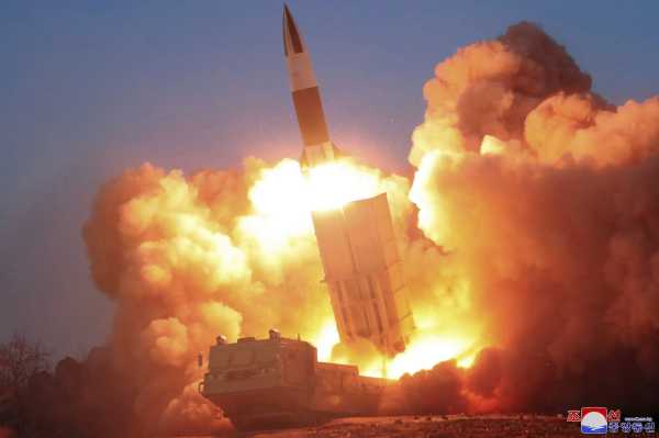 Στην εκτόξευση πυραύλων κρουζ προς ανατολική κατεύθυνση προχώρησε η Βόρεια Κορέα – Η 5η οπλική δοκιμή της φέτος