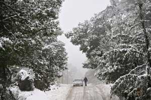 Κακοκαιρία «Avgi»: 30 πόντους χιόνι στα Βίλια