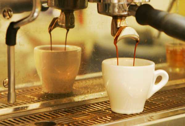 “Φθηνότερος ο καφές εάν φέρεις φλιτζάνι, ζάχαρη και κουταλάκι από το σπίτι σου”: Η πρωτοβουλία ενός μπαρ στην Ιταλία