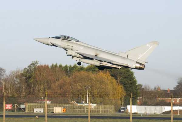 Βρετανία: Typhoon της βρετανικής πολεμικής αεροπορίας αναχαίτισαν δύο ρωσικά βομβαρδιστικά βόρεια της Σκωτίας