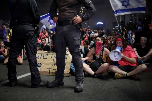 Πολιτική ένταση στο Ισραήλ για τη δικαστική μεταρρύθμιση – Διαδηλωτές κατάφεραν να μπουν στη Βουλή