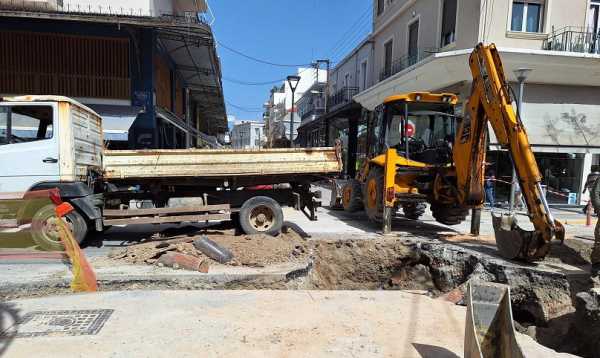 Χανιά: Κλειστή η οδός Κυδωνίας | Εργασίες της ΔΕΥΑΧ στο κέντρο της πόλης (φώτο)