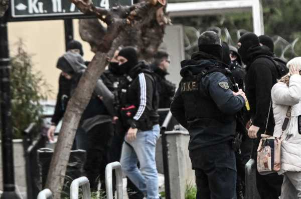 Greek mafia: Προφυλακίστηκαν οι δύο κατηγορούμενοι για κακουργήματα