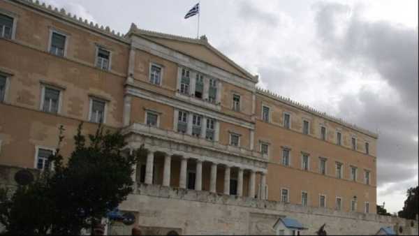 Βουλή: Ανακοινώθηκαν στην Ολομέλεια οι αποχωρήσεις των εννέα βουλευτών από την ΚΟ του ΣΥΡΙΖΑ