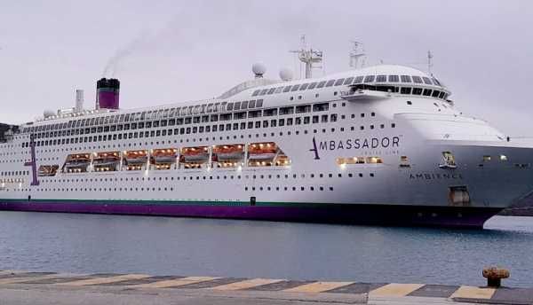 Στο λιμάνι της Σούδας το «Αmbience» με 1.381 επιβάτες