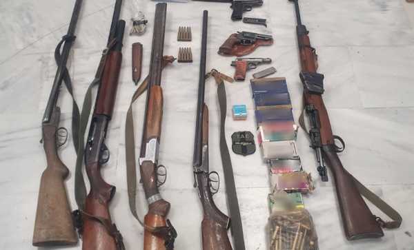 Χανιά: Τέσσερις συλλήψεις για όπλα, σφαίρες και κροτίδες