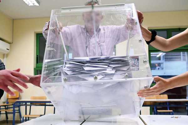 Εκλογές 2023: Πρώτο σε συμμετοχή στις κάλπες το Ηράκλειο μέχρι το μεσημέρι (vid)
