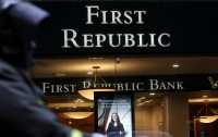 First Republic: Σε ελεύθερη πτώση η μετοχή, στο -20% στη Wall Street