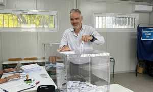 Ψήφισε ο υποψήφιος δήμαρχος Ηρακλείου με τη Λαϊκή Συσπείρωση  Δημήτρης Δουλουφάκης