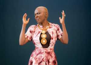 «Η πρώτη ντίβα της Αφρικής» Angelique Kidjo έρχεται στο ΚΠΙΣΝ στις 20/11