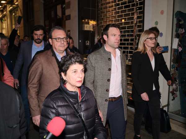 Θεσσαλονίκη: Αντιδράσεις για την φραστική επίθεση στον Στ. Κασσελάκη και τον τραυματισμό αστυνομικού