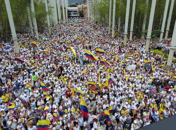 Κολομβία: Χιλιάδες διαδηλωτές κατά της κυβέρνησης του πρόεδρου Πέτρο