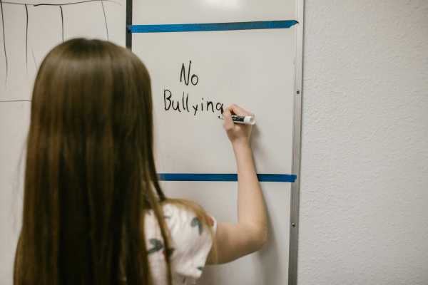 Εθνική εκστρατεία κατά του bullying: Πλατφόρμα καταγγελιών και αυστηροποίηση συνεπειών – Σήμερα ανακοινώνονται τα νέα μέτρα