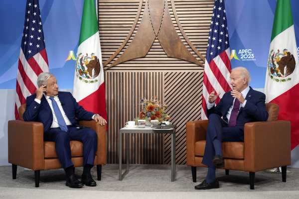 Τηλεφωνική επικοινωνία των προέδρων ΗΠΑ και Μεξικού για το μεταναστευτικό