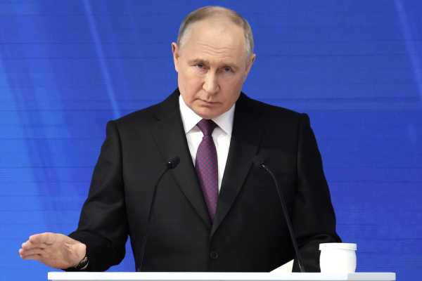 Ο Βλαντίμιρ Πούτιν εξασφαλίζει 82% σε δημοσκόπηση ενόψει των προεδρικών εκλογών