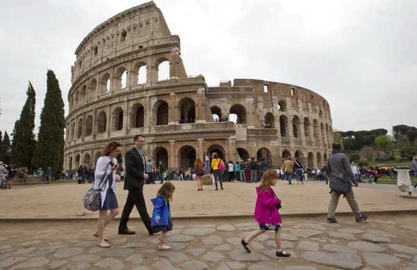 Ιταλία: Ο τουρισμός αντιστοιχεί στο 13% του ΑΕΠ με ετήσια έσοδα 255 δισ.