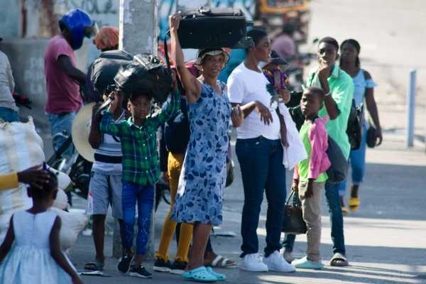 Οι ΗΠΑ καλούν τους υπηκόους τους να φύγουν από την Αϊτή – Μεγάλη ανησυχία για την κλιμάκωση της βίας