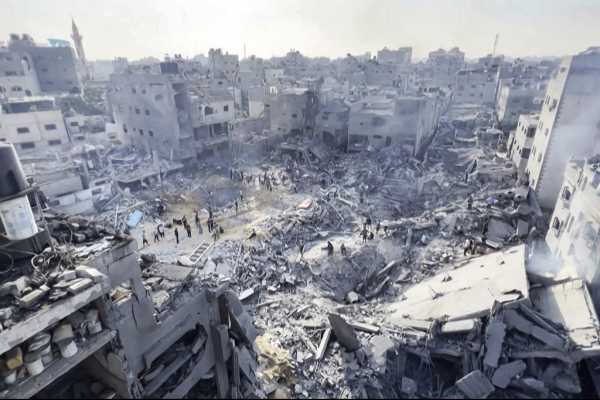 Η ΕΡΤ στην εμπόλεμη ζώνη: Τεθωρακισμένα στην «Πύλη της Γάζας» σύμφωνα με Ισραηλινό διοικητή – Διπλός ο βομβαρδισμός στην Τζαμπαλίγια
