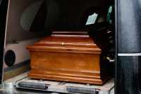 Γυναίκα ανέπνεε μέσα στο φέρετρο στην κηδεία της