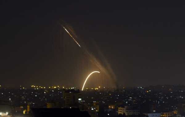 Θραύσματα πυραύλου που εκτοξεύτηκε από τη Συρία έπεσαν στο νότιο Ισραήλ