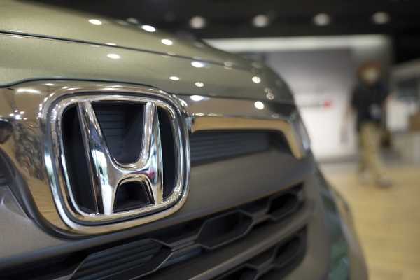 Honda: Ανακαλεί πάνω από 330.000 οχήματα λόγω προβλημάτων στους καθρέφτες 