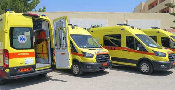 Άλλα 4 σύγχρονα ασθενοφόρα από τα 14 συνολικά παραδώθηκαν σήμερα μέσω της Περιφέρειας σε δομές της Κρήτης
