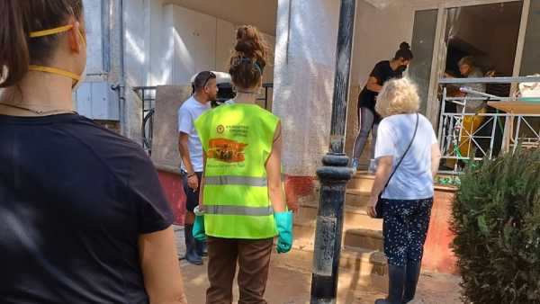 Θεσσαλία: Νέο τηλεφωνικό κέντρο για την πρώτη αρωγή – Έκτακτα μέτρα ελέγχων από τον ΕΦΕΤ