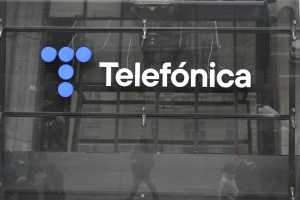 Ισπανία: Στην απόλυση 3.421 εργαζομένων θα προχωρήσει η εταιρεία τηλεπικοινωνιών  Telefónica