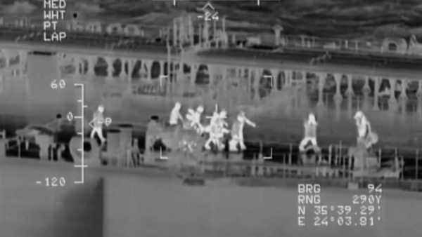 Νυχτερινή μεταφορά ασθενούς με ελικόπτερο του ΠΝ – Δείτε πλάνα από την επιχείρηση