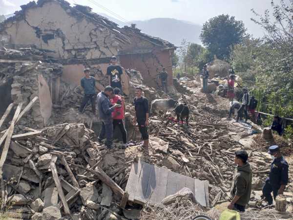 Νεπάλ: Τουλάχιστον 128 νεκροί από τον ισχυρό σεισμό – Εγινε αισθητός μέχρι το Νέο Δελχί